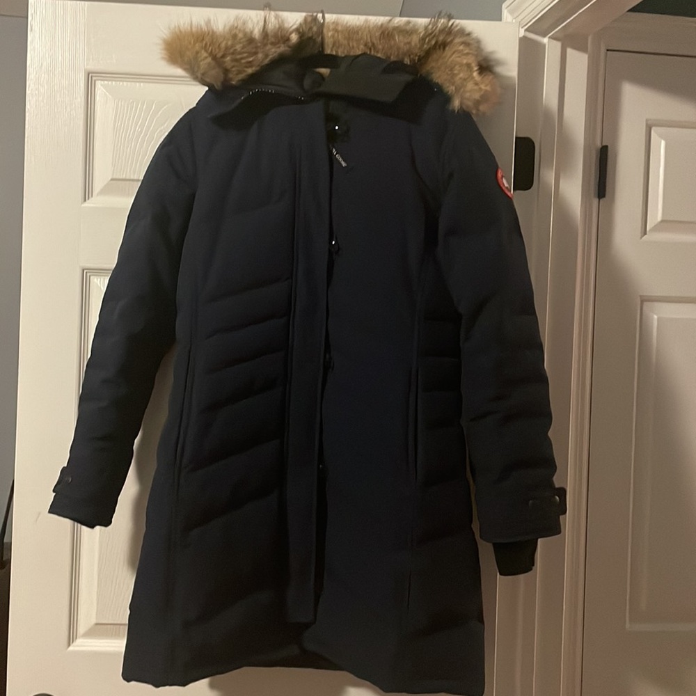 *Barely Worn Canada Goose Loretta Parka* It is LIKE NEW!!! - Picture 2 of 9